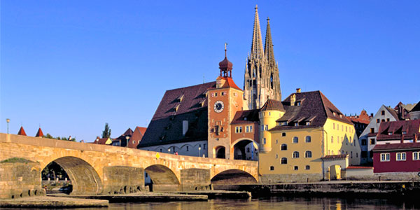 08_natour_regensburg-steinerne-brueckedom.jpg